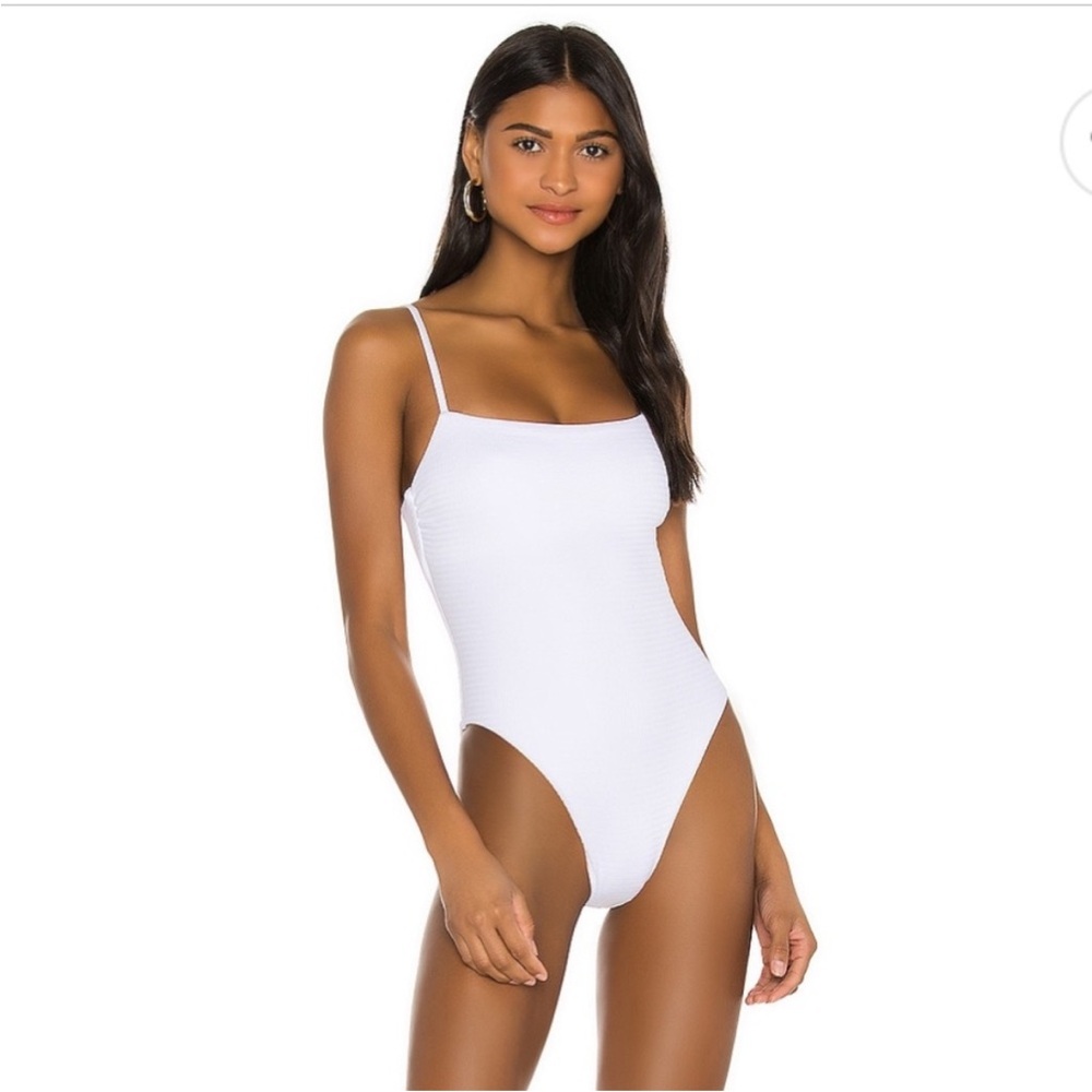 Vitamin A Jenna One Piece Swimsuit in White EcoTex - sz 6 Small Swim Textured S
